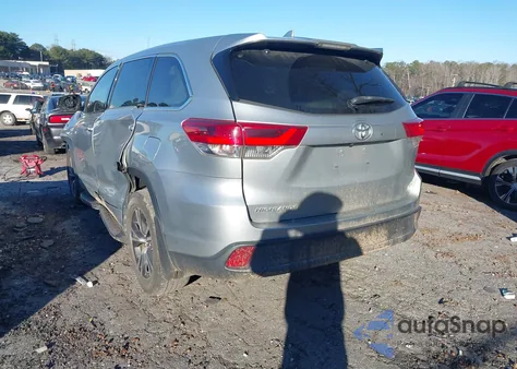 2017 Toyota Highlander Le Plus z USA, uszkodzony, nr VIN 5TDZZRFHXHS214257